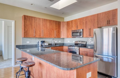 Hoboken Apartment | Deluxe Hoboken 2BR w/ W/D, Gym & Pool, nr UN