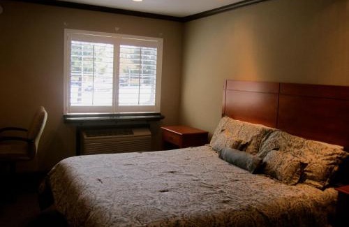 Centennial Hotel | Deluxe Inn Redwood City