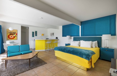 Desert Park Estates Hotel | Deluxe King Studio at Monkey Tree | 10mins to DT!