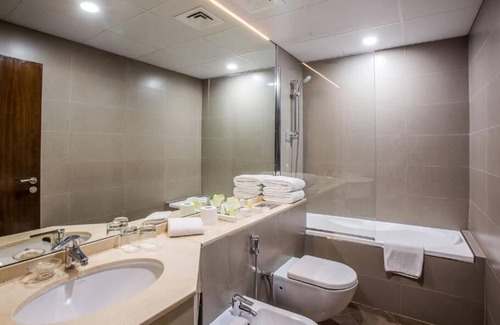 Dubai Marina Hotel | Deluxe One Bedroom In Marina By Luxury Bookings