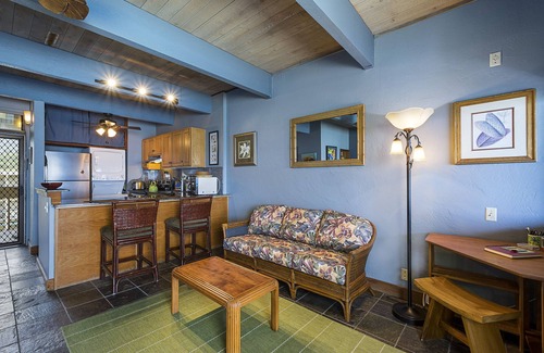 Kailua-Kona Condo | Deluxe Penthouse Oceanfront Studio with Breathtaking Views and Central A/C.