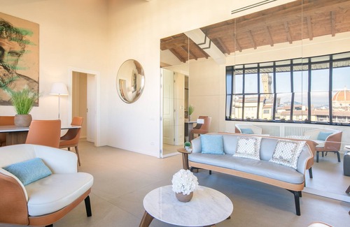 San Niccolo Apartment | Deluxe Penthouse Ponte Vecchio with Duomo/Uffizi View +Breakfast+Parking+Terrace