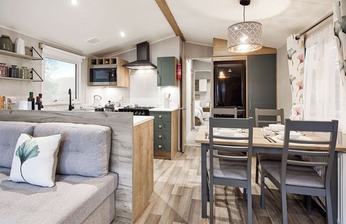 Hunstanton Ski Chalet | Deluxe Plus Sierra 4