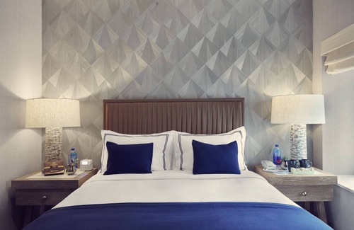 Financial District Hotel | Deluxe Queen Bedded Room at The Artezen Hotel, Near Battery Park