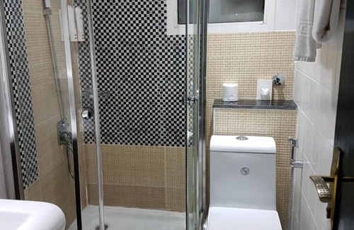 Al Rigga House | Deluxe Room Near AL Ghurair Mall by LB