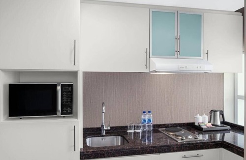 Al Wasl Apartment | Deluxe Room Near Burj Khalifa Metro By E R