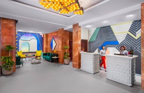 Al Wasl Apartment | Deluxe Room Near Burj Khalifa Metro By E R