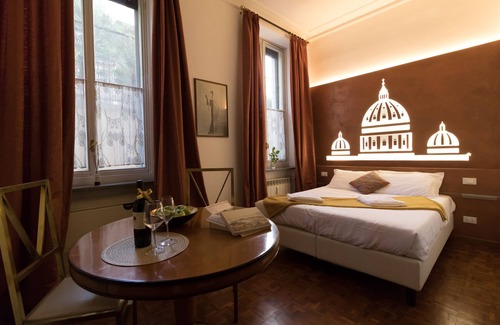 Rione II Trevi House | Deluxe Room San Pietro