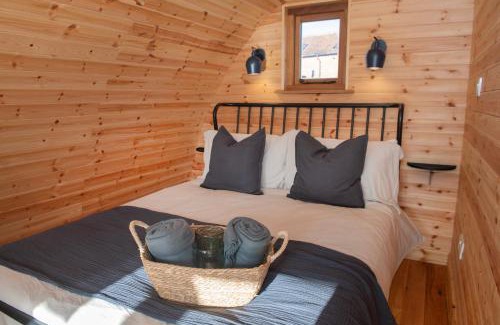 Muston Other | Deluxe Scandi Glamping Pod - Comfort