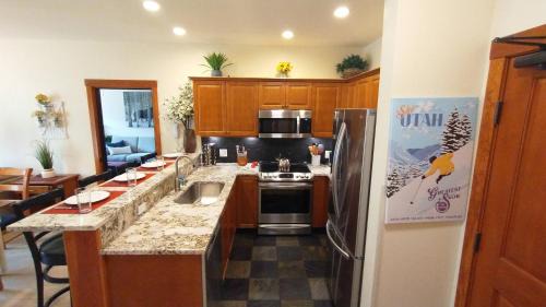 Salt Lake Mountain Resorts Resort | Deluxe Solitude Mountain Ski in-out 2bd-2ba Condo