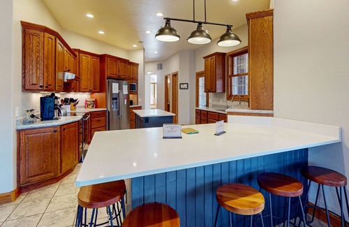 Deadwood House | Deluxe spacious home w/private indoor pool, 2 hot tubs, game room, fireplaces