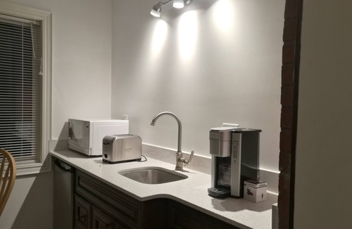 Stratford Apartment | Deluxe Suite in Stratford Ambassador Guest Room