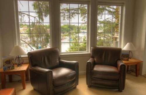 Ucluelet Condo | DELUXE TWO BEDROOM KING SUITE + OUTDOOR SOAKER TUB ON PATIO