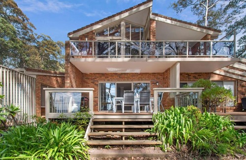 Denhams Beach House | Denhams Beach Waterfront