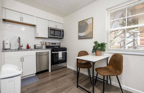 Columbus Apartment | Denney at the Quad- 2BR 1BA Apt| North Campus