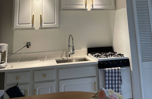 Dennis Villa | Dennis Village Stay America's Scenic Rt 6A Mayflower Beach & Apres Poolside