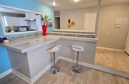Northglenn Apartment | Denver Caribbean Beach House Resort