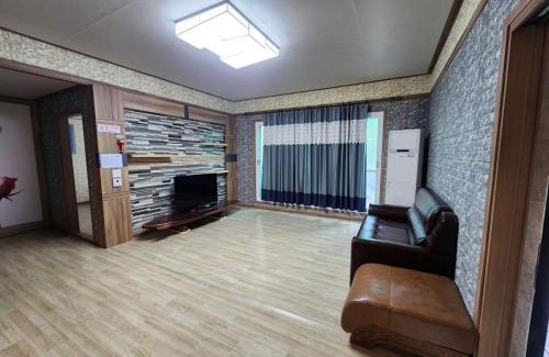 Jecheon House | Deokdong Dalguji Pension