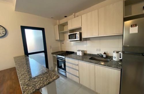 Corrientes Apartment | Departamento con gran balcón a la calle y parrilla