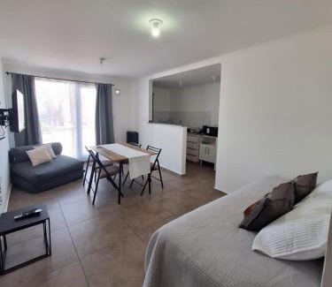 Santa Rosa Apartment | Departamento Equipado a Estrenar en Zona Céntrica con Cochera