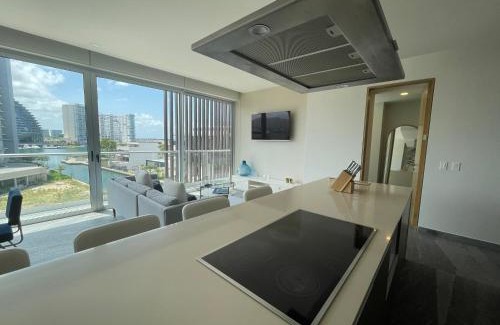 Zona Hotelera Apartment | Departamento Frente a la Marina de Puerto Cancún ! 5 Personas/3.5 Baños- 2 Camas Queen -1 Cama Individual