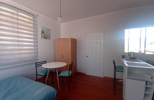 Downtown Santiago Apartment | Departamento interior en casa cultural