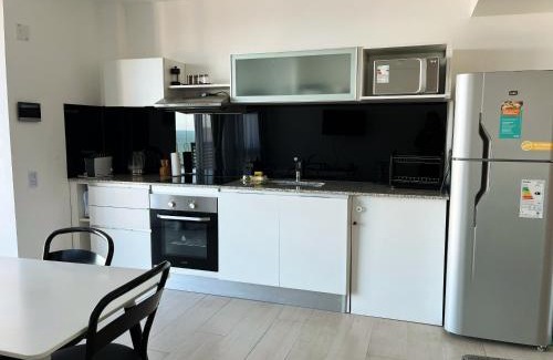 La Perla Apartment | Depto Pablo - Depto Edificio Royal Park Zona La Perla Con Vista al Mar y Amenities Para 4 PAX - Hola Sur
