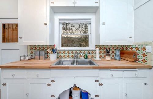 West University House | Desert Bloom /1 BR 1 BA/Blocks from U of A