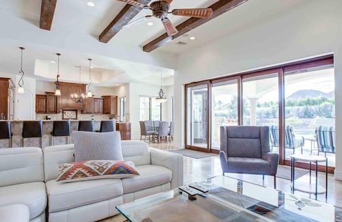 Paradise Valley House | Desert Dreams & Poolside Scenes—The Ultimate Getaway