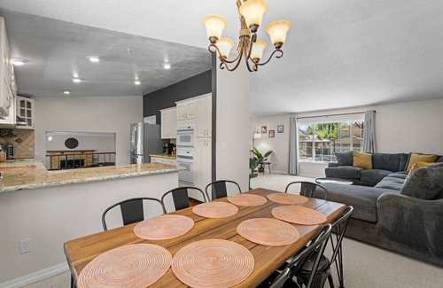 Sparks House | Desert Dreams Retreat Hot Tub Game Room Fire Pit