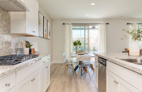 Coachella House | Desert Eden by AvantStay | 6BR w/Ensuite | Backyard Oasis w/Pool & Hot Tub!