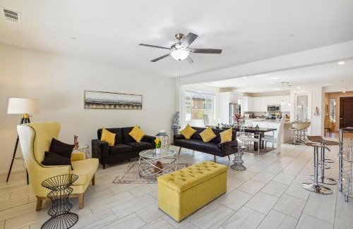 Indio House | Desert Escape, Stunning View, Pool, BBQ, Firepit, Gated, Walk2 Coachella Music Festival