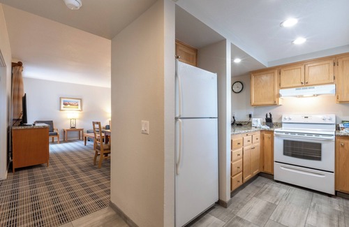 Baristo Hotel | Desert Getaway 3 Unites! Kitchen, Pools & Free Parking!