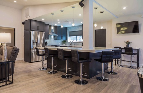 San Tan Valley House | Desert getaway retreat, pool, spa, billiards, bbq
