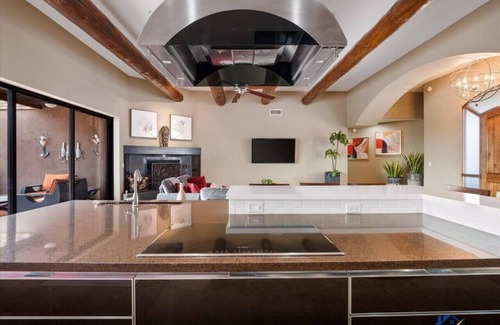 North Scottsdale House | Desert Hideaway+Shuffleboard+Golf+Billiards+Pool & Spa+Table Tennis