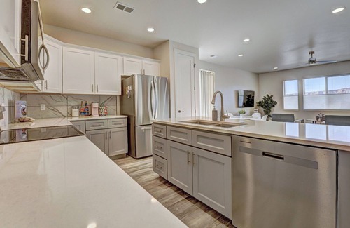 Fruita House | Desert Mineral Ascent- 2B2B Game Room Pet Friendly Views of CO National Monument
