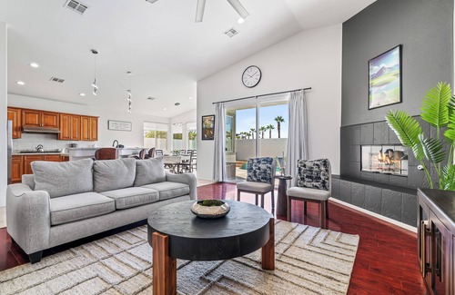 Sonrisa House | Desert Oasis Retreat with Private Pool & Mountain Views
