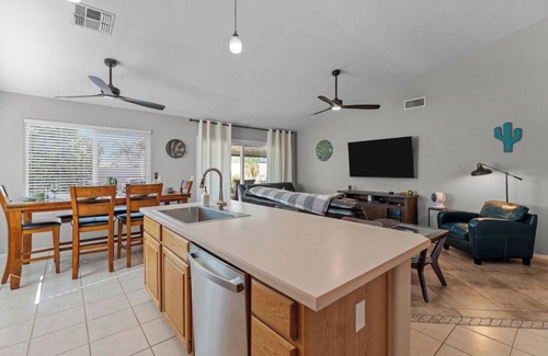 East Mesa House | Desert Oasis Retreat w/Private Pool, Modern Comfort & Space for 10!
