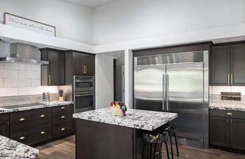 Mesa House | Desert Retreat | Heated Pool, Mini Golf & Games
