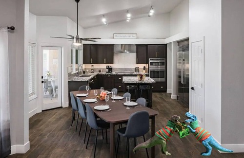 Mesa House | Desert Retreat | Heated Pool, Mini Golf & Games