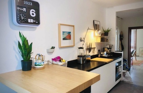 Nord Condo | Design 110m² 2BR, Terrace & Parking, Near Center
