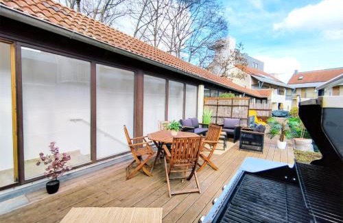 Mitte Apartment | Design Apartment für bis zu 4 im 2 OG, modern, Dachterrasse, Grill, ruhige Lage, Disney plus, Wii, LAN und WLAN