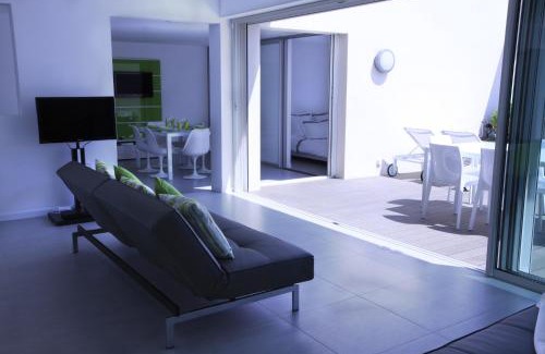 Bandol Apartment | Design Apartment - Pool, Large Terrace and Panoramic Views of Mediterranean