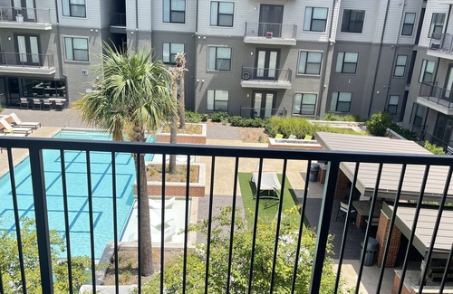 Dallas Design District Apartment | Design District Condo with amazing pool view