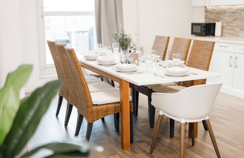Neureut Apartment | Design Penthouse - 4BR - 2 Bath - Rooftop - Whirlpool - 2 Parking