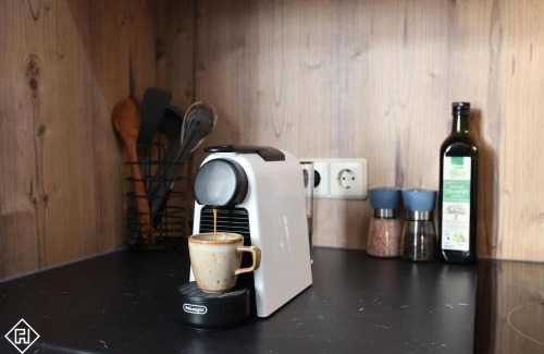 Schloßchemnitz Apartment | Design Studio - Netflix, Nespresso, Zentral