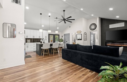 Belvedere Park House | Designer 3BR/3BA Bungalow Great for Families!