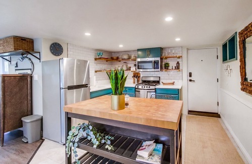 Talmadge Apartment | Designer Canyon View Studio Near SDSU & Talmadge!