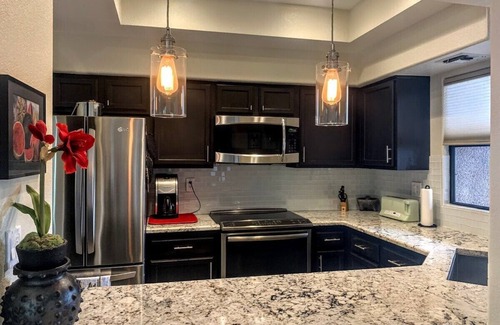 Tucson Condo | Designer Condo with Mountain Views in Amazing Desert surroundings