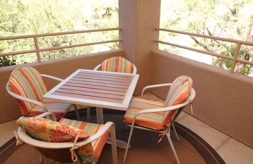 Tucson Condo | Designer Condo with Mountain Views in Amazing Desert surroundings